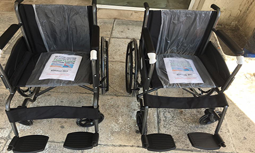 Δύο αναπηρικά αμαξίδια για το Νοσοκομείο Ναυπλίου
