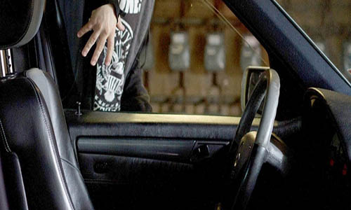 Ανήλικοι αποπειράθηκαν να κλέψουν μέσα από αυτοκίνητο στο Ναύπλιο
