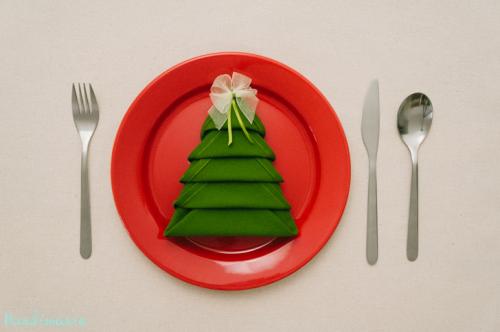 Πως να φτιάξετε χριστουγεννιάτικο δέντρο από μία χαρτοπετσέτα