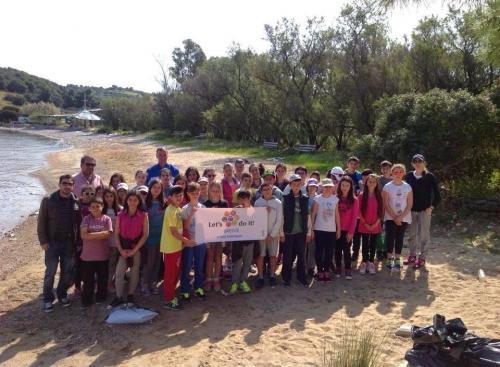 Εθελοντές καθάρισαν τις παραλίες της Ερμιονίδας