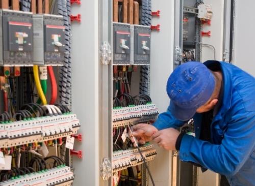Δύο ηλεκτροτεχνίτες με 8μηνα στον Δήμο Ναυπλιέων