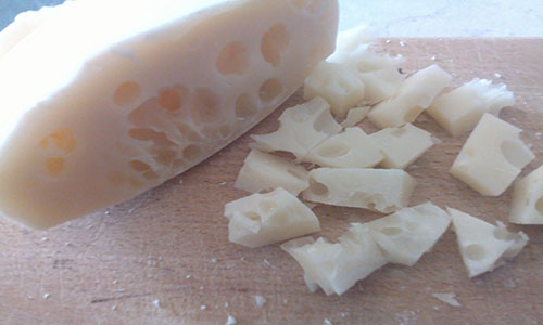 Το Ελβετικό τυρί Έμενταλ τώρα made και in Epidauros!