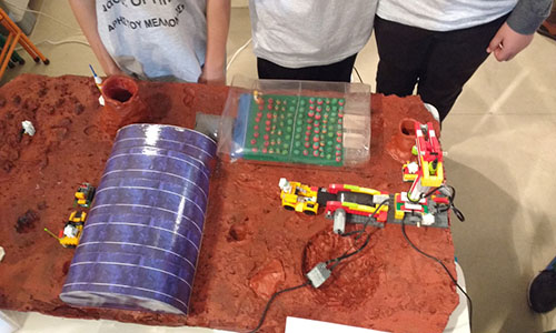 Δείτε τι έφτιαξαν τα παιδιά του 3ου Δημοτικού Ναυπλίου που πήραν την 3η θέση σε διαγωνισμό ρομποτικής (Βίντεο)