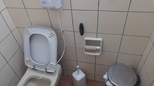 Σάλος με κρυφή ( ; ) κάμερα σε τουαλέτα ταβέρνας του Ναυπλίου