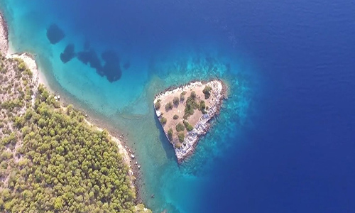 Το «νησί των βρυκολάκων» στην Κορινθία (Vid)