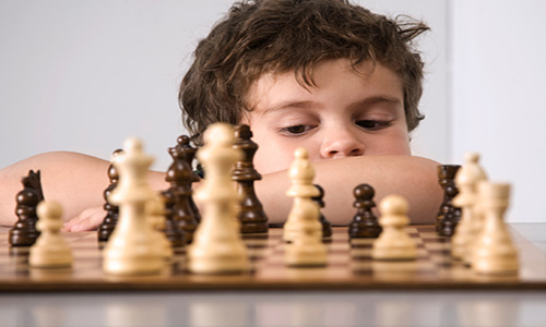 Ομιλία του Νίκου Λυγερού στο Ναύπλιο: Έξυπνη παιδεία μέσα από το σκάκι