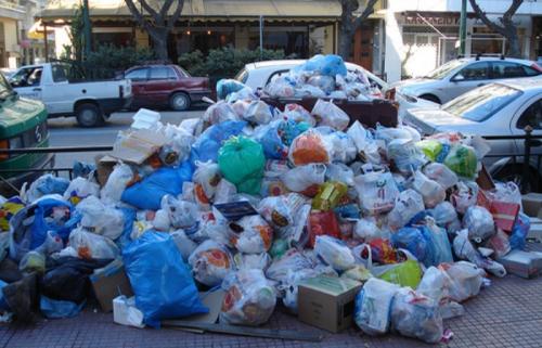 Προσωρινή λύση για τα σκουπίδια της Τρίπολης