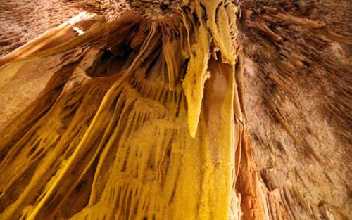 Ένα μαγευτικό σπήλαιο νότια της Μονεμβασιάς
