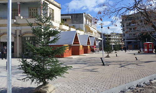 Ανοίγει τις πύλες του το χριστουγεννιάτικο χωριό στο Άργος