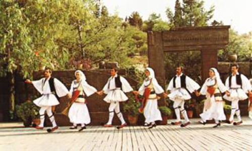 Γλέντια και χοροί εν όψει δημοψηφίσματος στα χωριά του Άργους