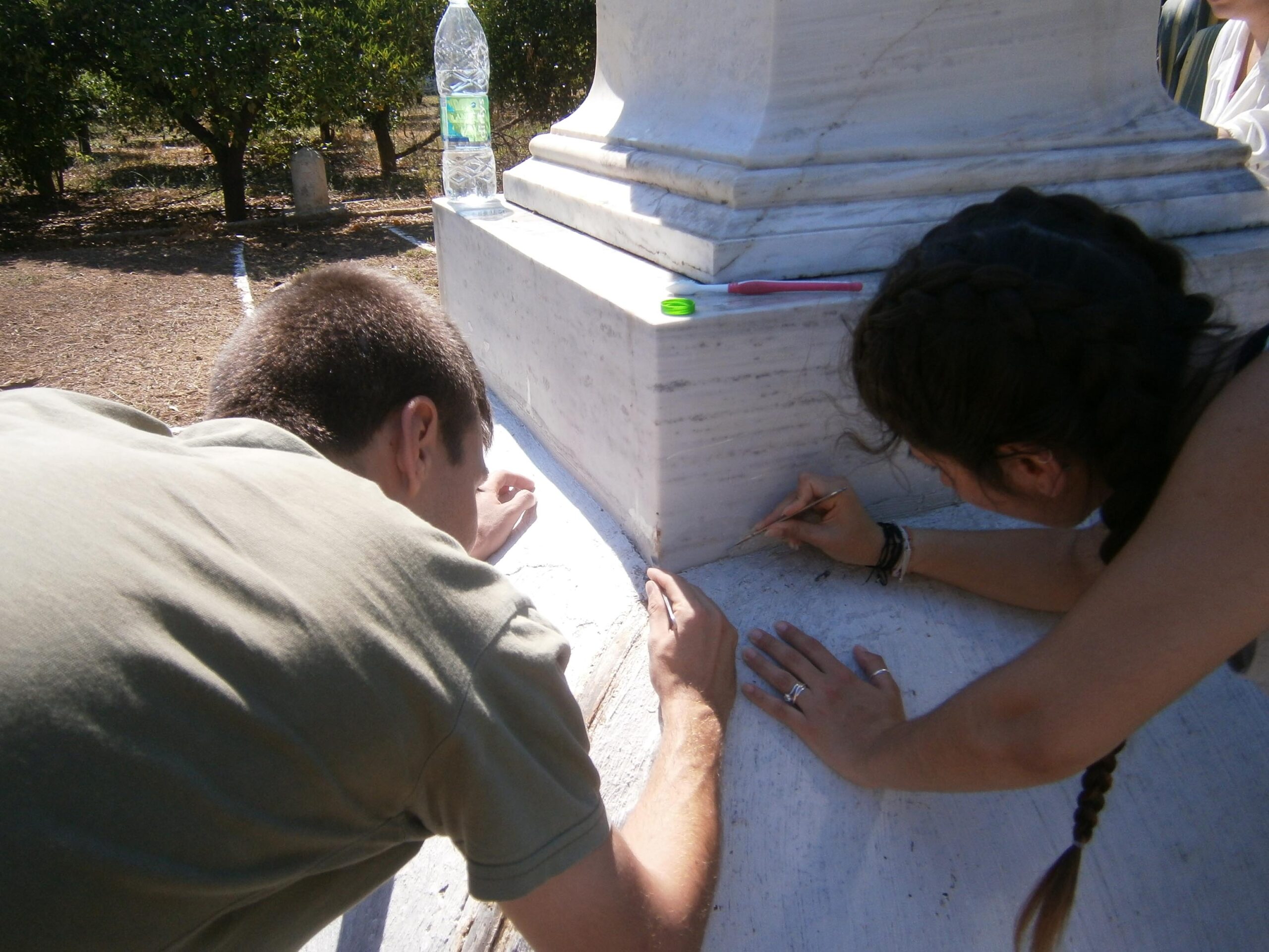 Οι σπουδαστές του Δ.ΙΕΚ Ναυπλίου καθάρισαν τα μνημεία του ΚΕΜΧ