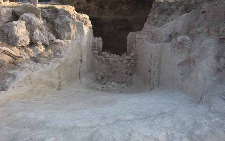 Ασύλητος θαλαμοειδής τάφος στο μυκηναϊκό νεκροταφείο των Αηδονίων στη Νεμέα