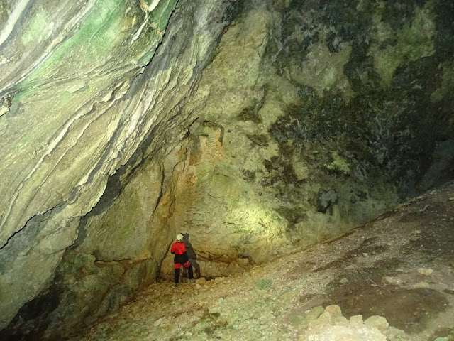 Σπήλαιο στα Τσίριστρα Αργολίδας