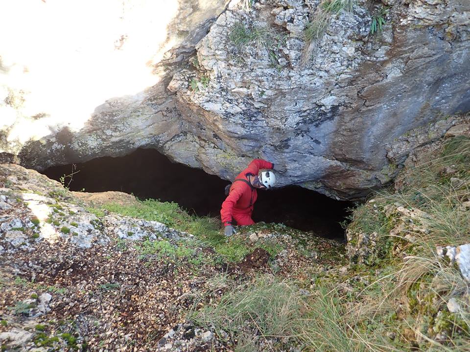 Σπήλαιο στα Τσίριστρα Αργολίδας