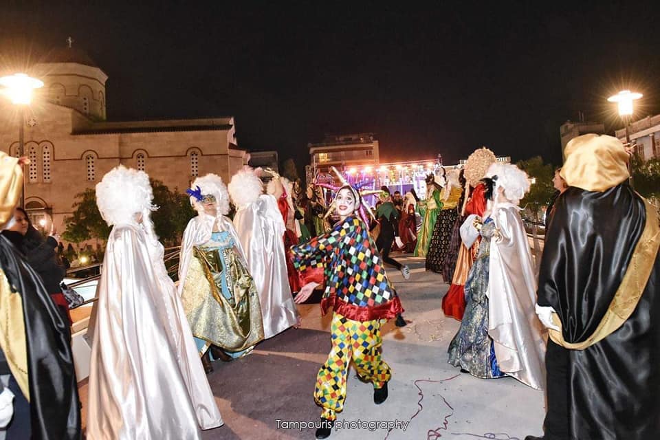 Νυχτερινή καρναβαλική παρέλαση στο Άργος