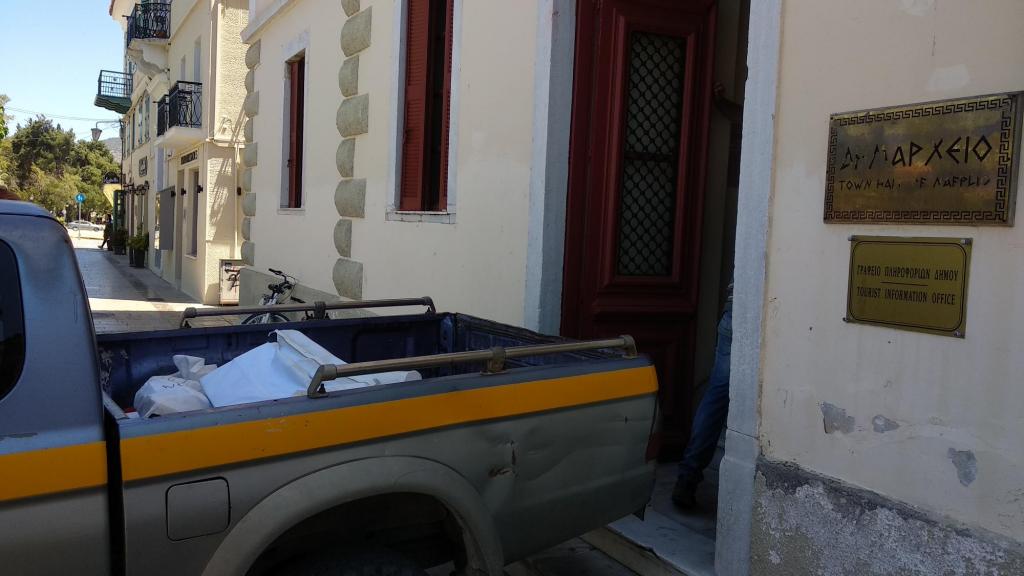 Εκλογικοί σάκοι και Ψηφοδέλτια για τα εκλογικά τμήματα του Δήμου Ναυπλιέων