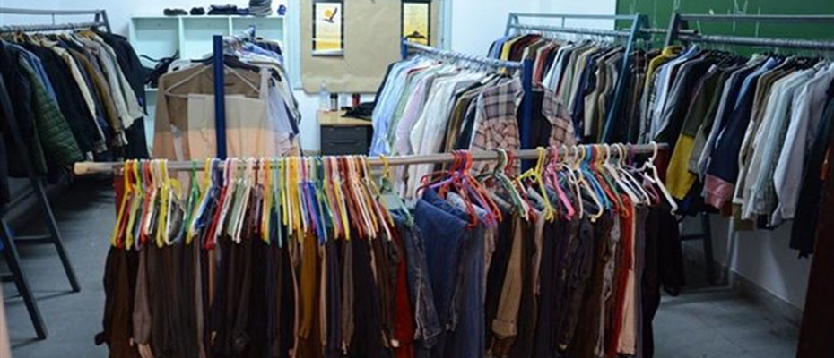 Η Ευαγγελίστρια συγκεντρώνει ρούχα για ιδρύματα των Αθηνών