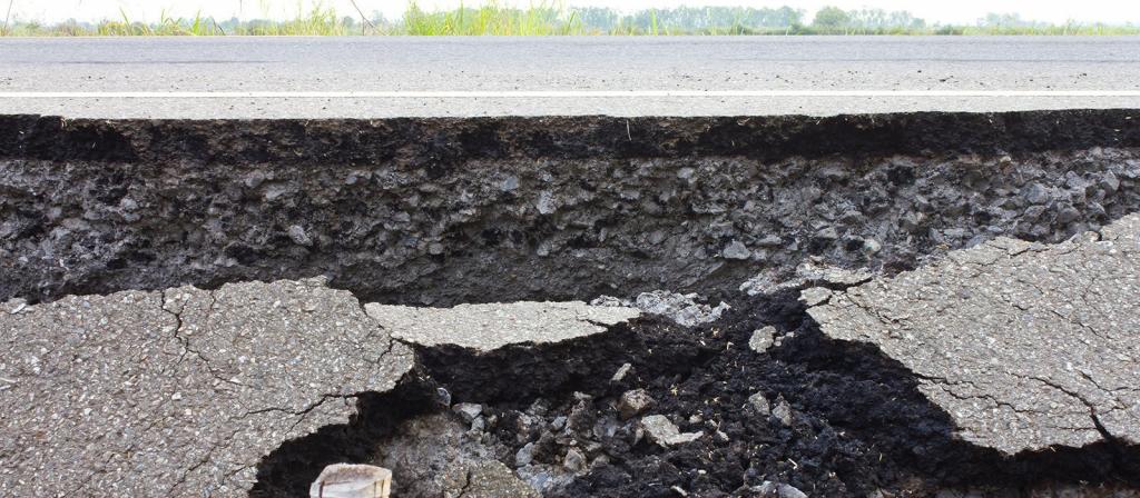 Η Περιφέρεια Πελοποννήσου πληρώνει οδηγούς για πέτρες και λακκούβες