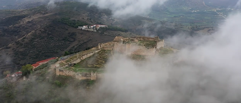 Συννεφιασμένο τοπίο στο κάστρο του Αργούς