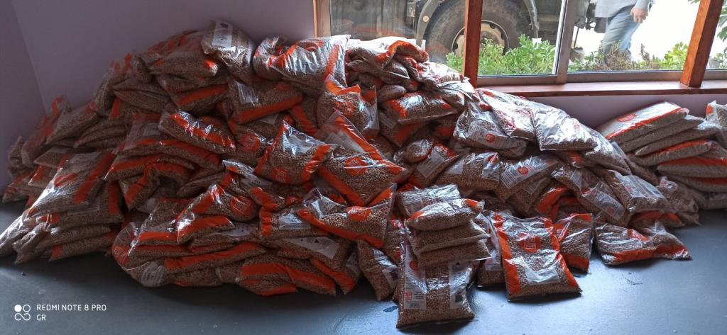 4,5 τόνους τρόφιμα δώρισε ο ομογενής Β. Τσιώλης στον Δήμο Επιδαύρου για οικογένειες που τα χρειάζονται.