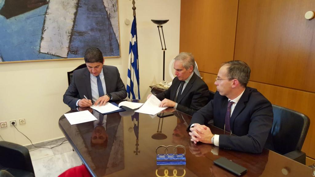 Μνημόνιο Συνεργασίας υπέγραψε ο Υφυπουργός Αθλητισμού, Λευτέρης Αυγενάκης με την Safe Water Sports για την πρόληψη και την ασφάλεια στις υδάτινες αθλητικές δραστηριότητες.