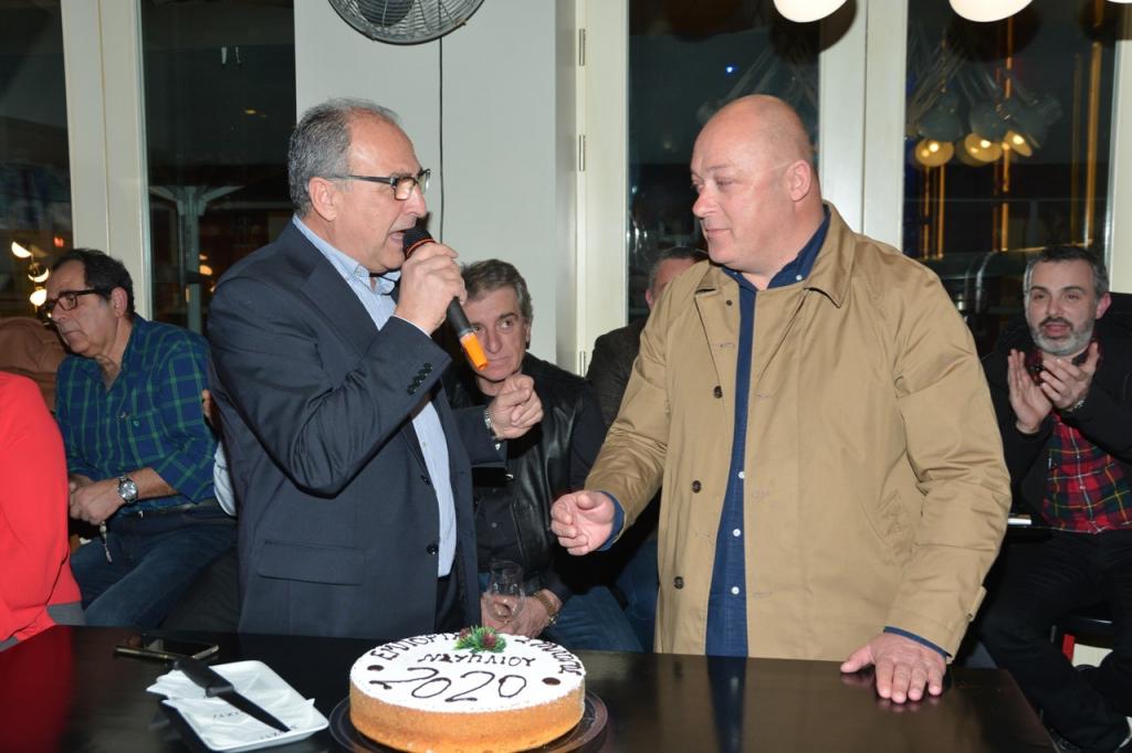 Σε ελπιδοφόρο κλίμα ο Εμπορικός Σύλλογος Ναυπλίου έκοψε την Πρωτοχρονιάτικη πίτα του.