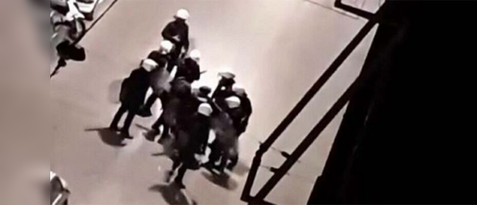 Αστυνομικοί χτυπούν αντεξουσιαστή στην Πάτρα